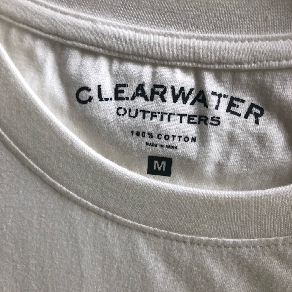 🇺🇸 CLEARWATER CHRISTMAS FISHING T-SHIRT, Size M - Picture 5 of 6